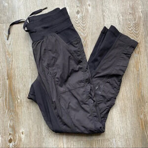 LULULEMON | Black  Capri Pants